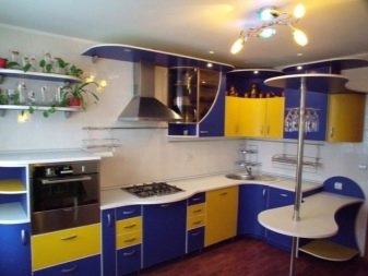 Жовта кухня (88 фото): кухонні гарнітури чорно, біло-зелено – та синьо-жовтого, лимонного і інших кольорів в інтер’єрі, приклади дизайну