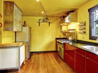 Жовта кухня (88 фото): кухонні гарнітури чорно, біло-зелено – та синьо-жовтого, лимонного і інших кольорів в інтер’єрі, приклади дизайну