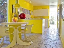 Жовта кухня (88 фото): кухонні гарнітури чорно, біло-зелено – та синьо-жовтого, лимонного і інших кольорів в інтер’єрі, приклади дизайну