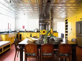 Жовта кухня (88 фото): кухонні гарнітури чорно, біло-зелено – та синьо-жовтого, лимонного і інших кольорів в інтер’єрі, приклади дизайну