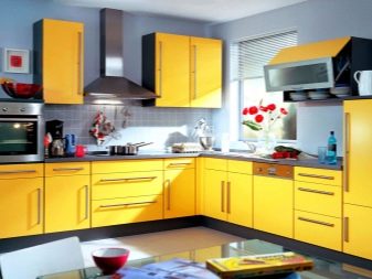 Жовта кухня (88 фото): кухонні гарнітури чорно, біло-зелено – та синьо-жовтого, лимонного і інших кольорів в інтер’єрі, приклади дизайну