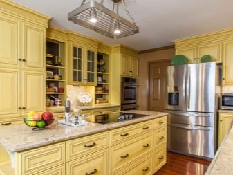 Жовта кухня (88 фото): кухонні гарнітури чорно, біло-зелено – та синьо-жовтого, лимонного і інших кольорів в інтер’єрі, приклади дизайну