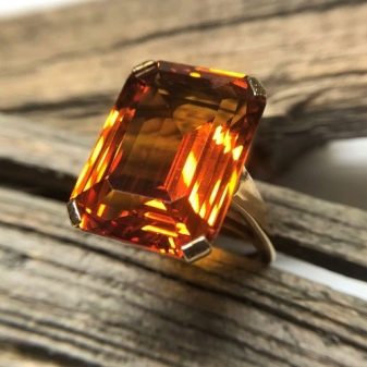 Жовтий сапфір (22 фото): як він виглядає? Магічні та інші властивості каменю