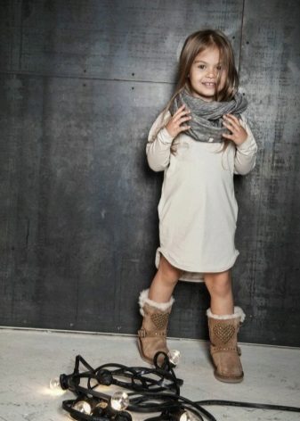 Зимові чоботи для дівчаток (82 фото): шкіряні для підлітків на зиму, непромокальні і на натуральному хутрі, відгуки