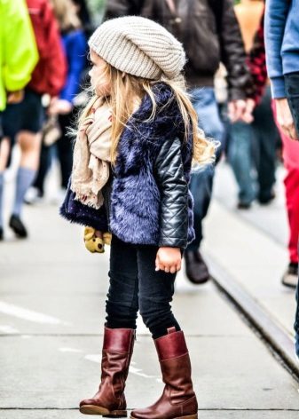 Зимові чоботи для дівчаток (82 фото): шкіряні для підлітків на зиму, непромокальні і на натуральному хутрі, відгуки