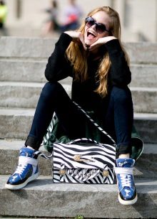 Зимові кросівки Адідас (60 фото): Терекс, Adidas Climaproof і Climawarm, моделі з хутром, високі, теплі дитячі Нео