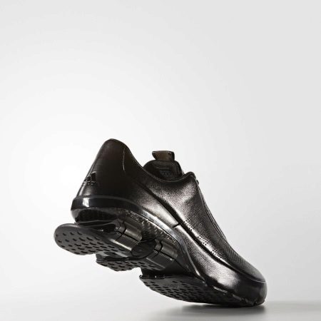 Зимові кросівки Адідас (60 фото): Терекс, Adidas Climaproof і Climawarm, моделі з хутром, високі, теплі дитячі Нео