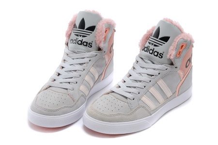 Зимові кросівки Адідас (60 фото): Терекс, Adidas Climaproof і Climawarm, моделі з хутром, високі, теплі дитячі Нео