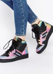 Зимові кросівки Адідас (60 фото): Терекс, Adidas Climaproof і Climawarm, моделі з хутром, високі, теплі дитячі Нео