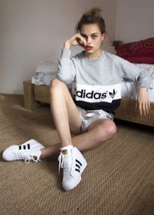 Зимові кросівки Адідас (60 фото): Терекс, Adidas Climaproof і Climawarm, моделі з хутром, високі, теплі дитячі Нео