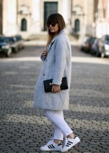 Зимові кросівки Адідас (60 фото): Терекс, Adidas Climaproof і Climawarm, моделі з хутром, високі, теплі дитячі Нео