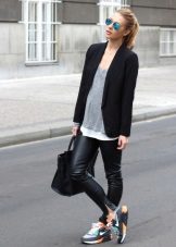 Зимові кросівки Найк (88 фото): з хутром, Nike Air Max Air Force, білі теплі моделі, для бігу, дитячі і високі, скільки коштують