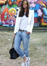 Зимові кросівки Найк (88 фото): з хутром, Nike Air Max Air Force, білі теплі моделі, для бігу, дитячі і високі, скільки коштують