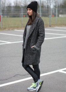 Зимові кросівки Найк (88 фото): з хутром, Nike Air Max Air Force, білі теплі моделі, для бігу, дитячі і високі, скільки коштують