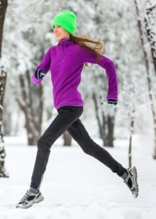 Зимові кросівки Найк (88 фото): з хутром, Nike Air Max Air Force, білі теплі моделі, для бігу, дитячі і високі, скільки коштують