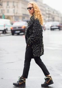 Зимові кросівки Найк (88 фото): з хутром, Nike Air Max Air Force, білі теплі моделі, для бігу, дитячі і високі, скільки коштують