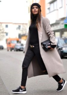 Зимові кросівки Найк (88 фото): з хутром, Nike Air Max Air Force, білі теплі моделі, для бігу, дитячі і високі, скільки коштують