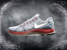 Зимові кросівки Найк (88 фото): з хутром, Nike Air Max Air Force, білі теплі моделі, для бігу, дитячі і високі, скільки коштують