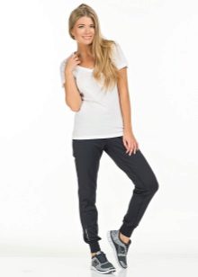 Зимові кросівки Найк (88 фото): з хутром, Nike Air Max Air Force, білі теплі моделі, для бігу, дитячі і високі, скільки коштують