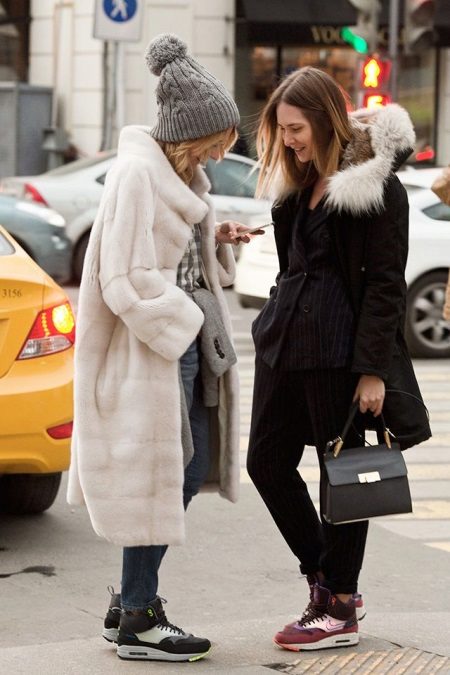 Зимові кросівки Найк (88 фото): з хутром, Nike Air Max Air Force, білі теплі моделі, для бігу, дитячі і високі, скільки коштують