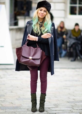 Зимові жіночі шапки 2020-2021 (77 фото): хутряні моделі, шапки-вушанки, з помпоном і з вушками, кубанка, з козирком шкіряні