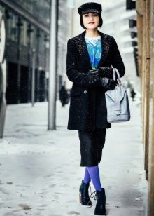 Зимові жіночі шапки 2020-2021 (77 фото): хутряні моделі, шапки-вушанки, з помпоном і з вушками, кубанка, з козирком шкіряні