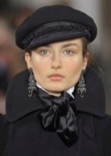 Зимова кепка (71 фото): жіночі хутряні моделі з козирком, бейсболки, з одворотом і вушками, в’язана, з нерпи та шкіри