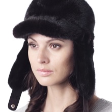 Зимова кепка (71 фото): жіночі хутряні моделі з козирком, бейсболки, з одворотом і вушками, в’язана, з нерпи та шкіри