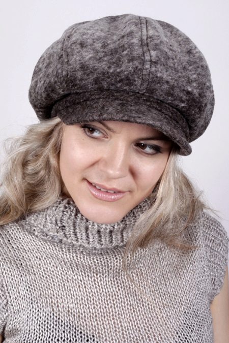 Зимова кепка (71 фото): жіночі хутряні моделі з козирком, бейсболки, з одворотом і вушками, в’язана, з нерпи та шкіри