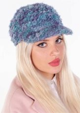 Зимова кепка (71 фото): жіночі хутряні моделі з козирком, бейсболки, з одворотом і вушками, в’язана, з нерпи та шкіри