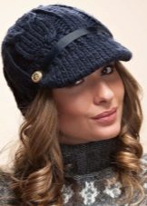 Зимова кепка (71 фото): жіночі хутряні моделі з козирком, бейсболки, з одворотом і вушками, в’язана, з нерпи та шкіри