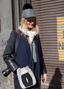 Зимова кепка (71 фото): жіночі хутряні моделі з козирком, бейсболки, з одворотом і вушками, в’язана, з нерпи та шкіри