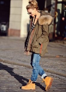 Зимове взуття Timberland: черевики і кросівки з хутром на зиму. З чим носити чорні і білі тімберленди?