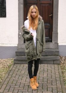 Зимове взуття Timberland: черевики і кросівки з хутром на зиму. З чим носити чорні і білі тімберленди?