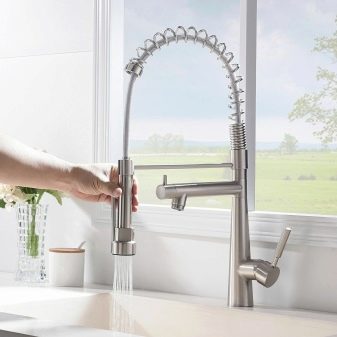 Змішувачі для кухні Hansgrohe (21 фото): моделі кухонних кранів з висувним изливом, колекція змішувачів Focus та інші