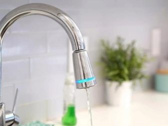 Змішувачі на кухню з фільтром для води (36 фото): вибираємо кухонні змішувачі 2 в 1 з краном для питної води та підключенням до фільтру, плюси і мінуси моделей з двома изливами
